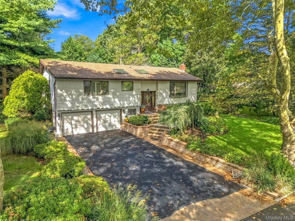 6 Kinsella Street, Dix Hills