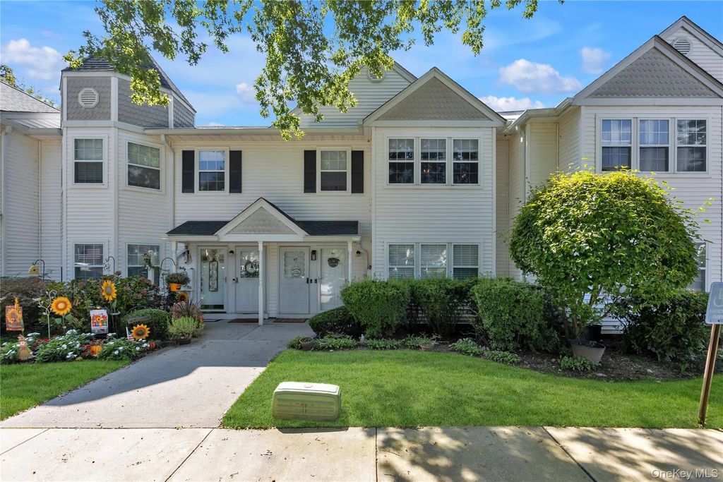45 Country View Lane, Middle Island