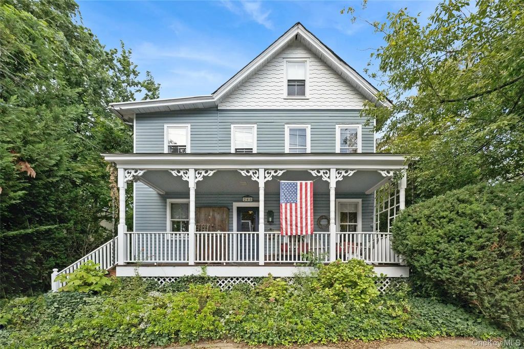 248 Glen Avenue, Sea Cliff