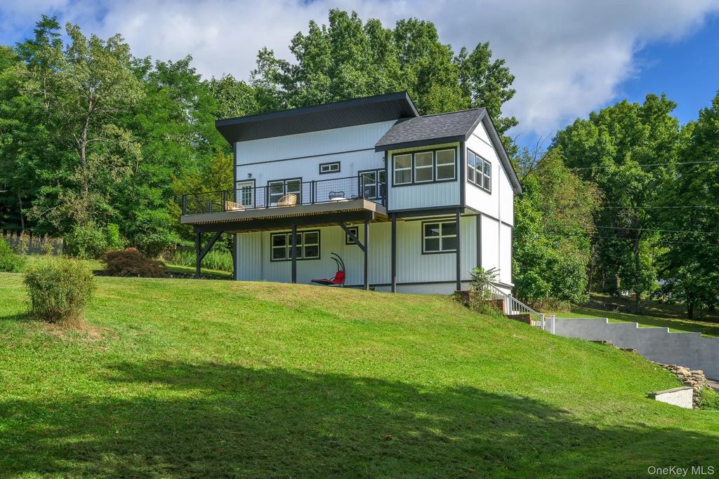 6 Wang Drive, Craryville