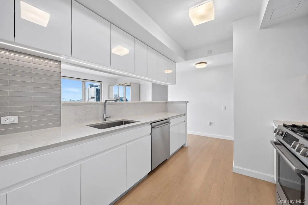 13835 39th Avenue # 10h, Flushing