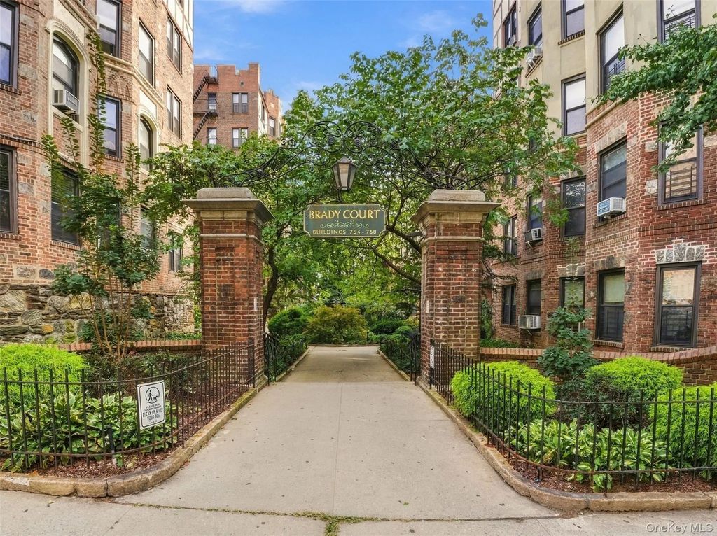754 Brady Avenue # 303, Bronx