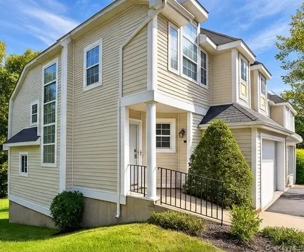 148 Delafield Lane, Newburgh