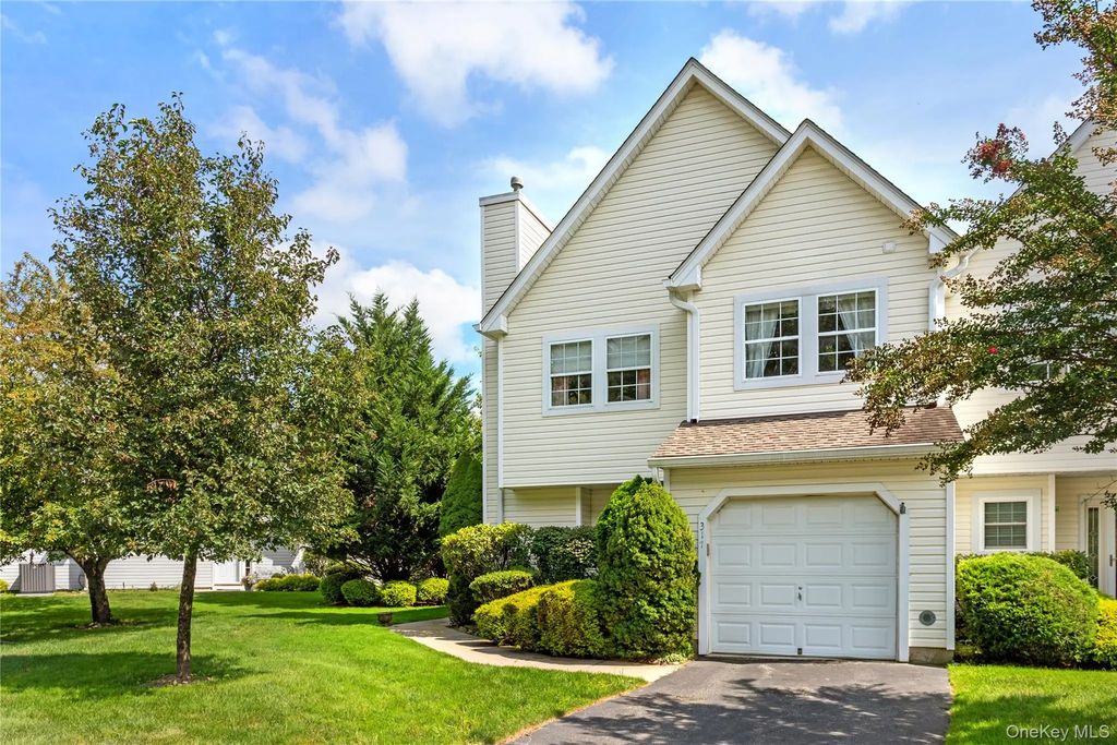 317 Erik Drive, East Setauket