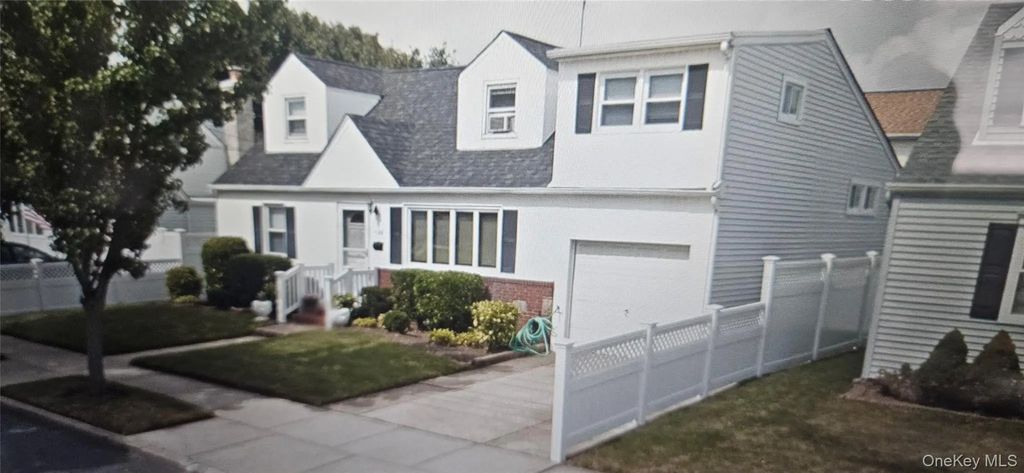 126 Waterford Road # Lower, Island Park