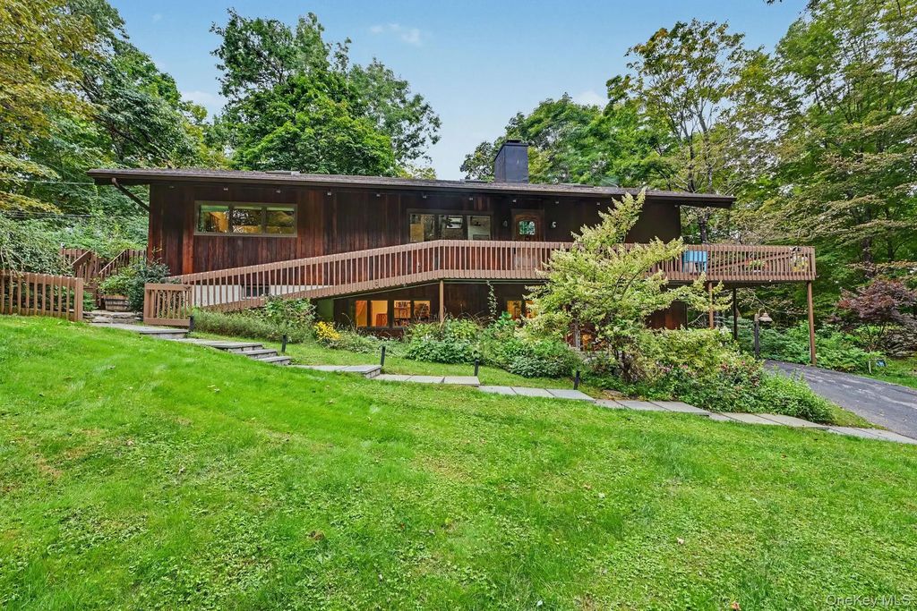 380 Long Ridge Road, Pound Ridge