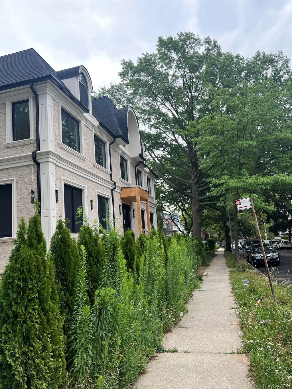 8507 Abingdon Road, Kew Gardens