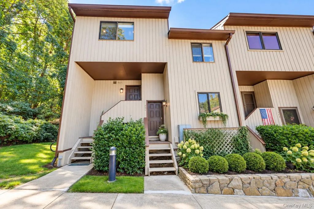331 N Greeley Avenue, Chappaqua