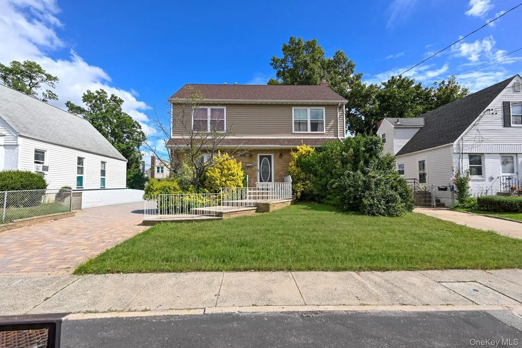 151 Nassau Boulevard, West Hempstead