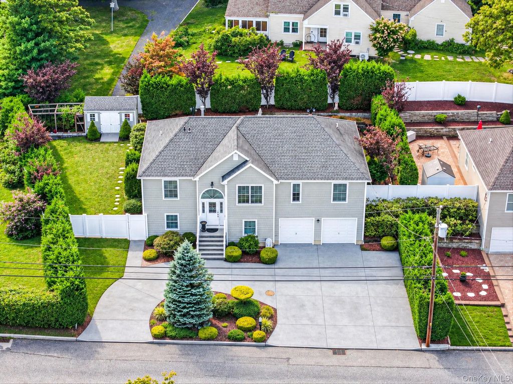 38 Cleary Road, Lake Ronkonkoma