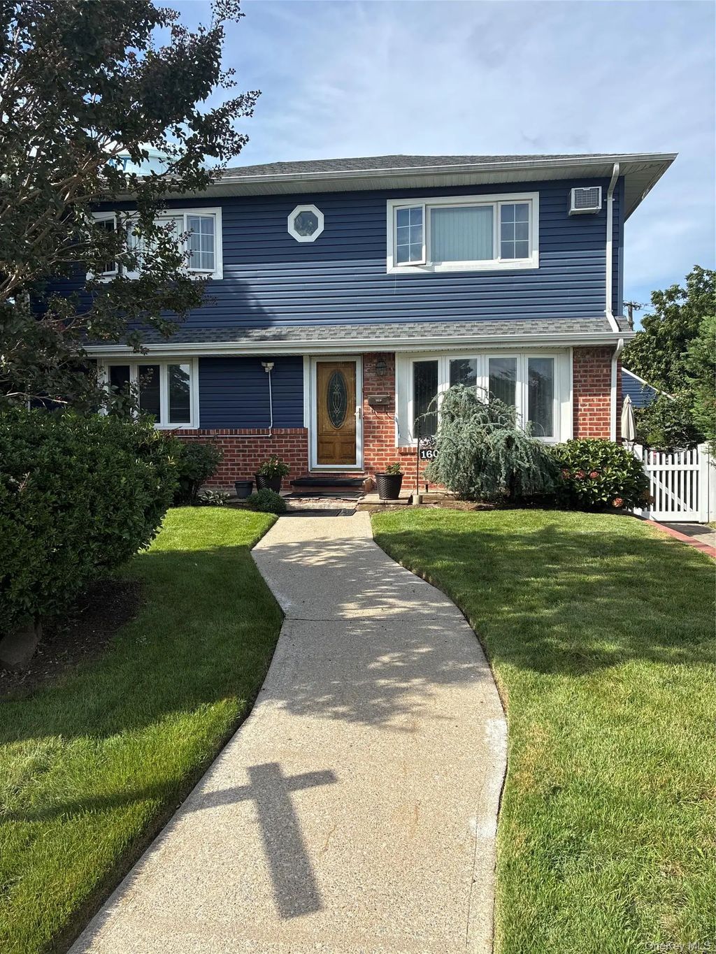 1607 Lydia Avenue, Elmont