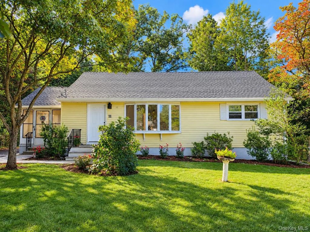 11 Clover Drive, West Nyack