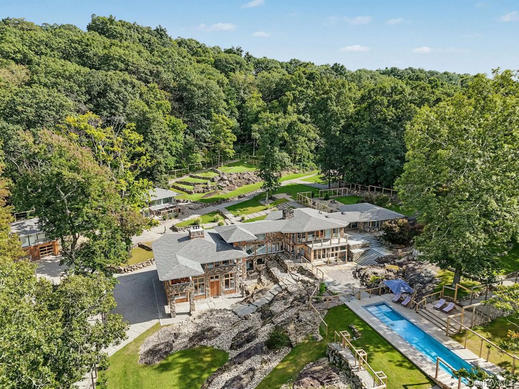 496 Haines Road, Bedford Corners