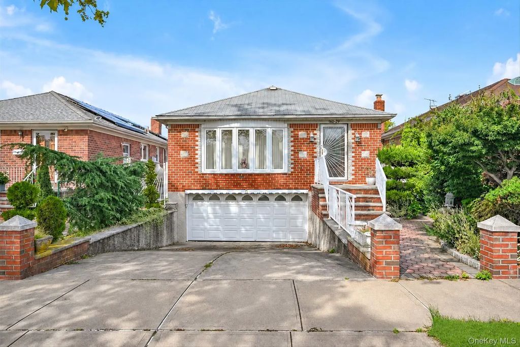 160-29 25th Avenue, Whitestone