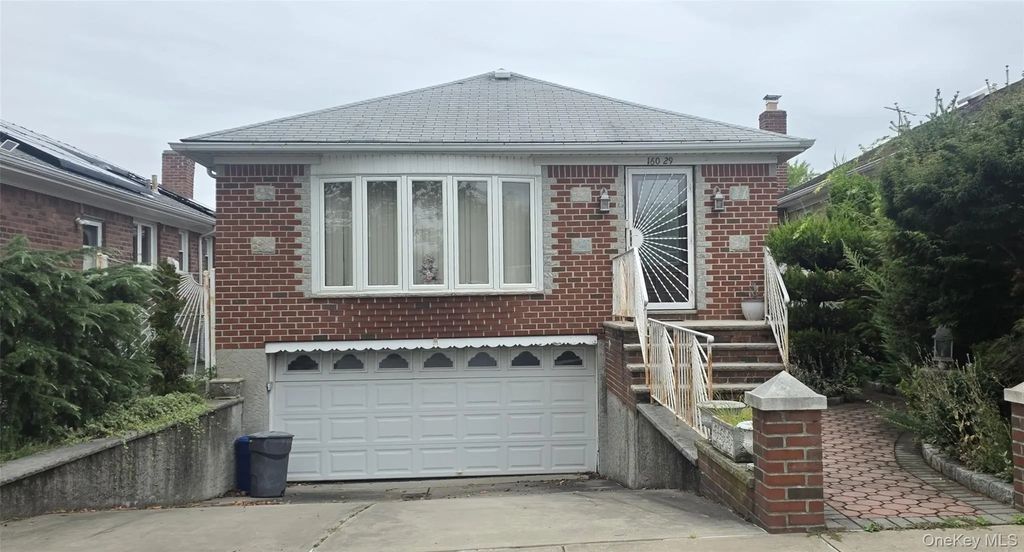 160-29 25th Avenue, Whitestone