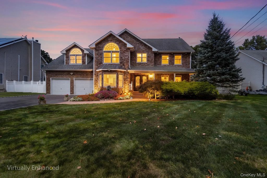 155 Little Plains Road, Huntington