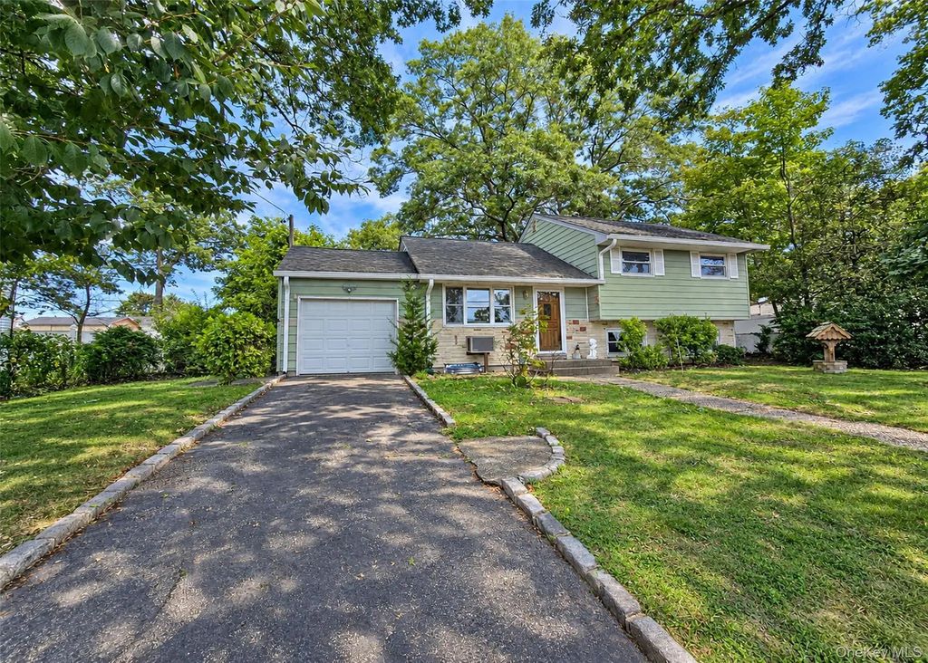 27 Halsey Street, Port Jefferson Station