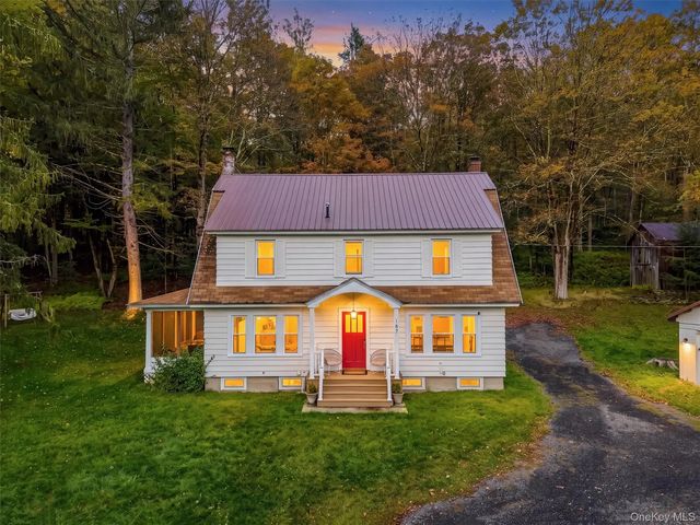187 Gulf Road, Roscoe