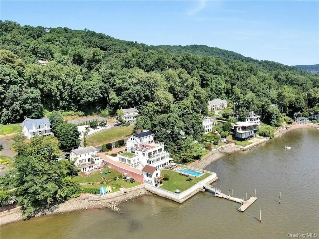 74 River Road, Nyack