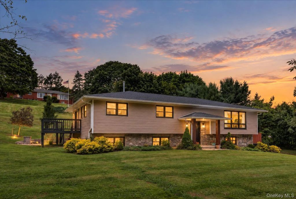 221 Highland Avenue, Marlboro