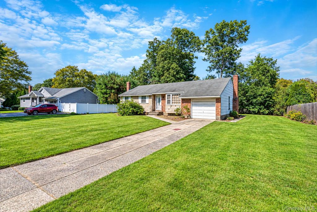 3 June Street, Hauppauge