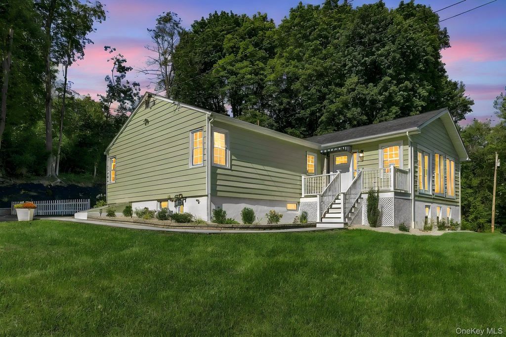 30 Delavergne Avenue, Wappingers Falls
