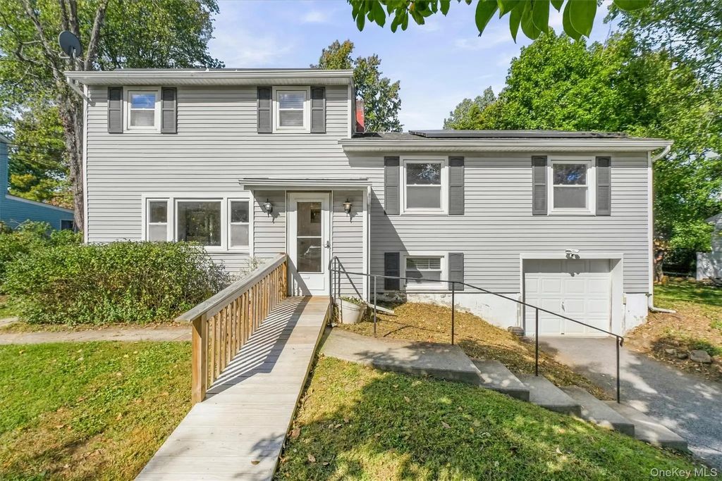 8 Claudia Lane, Poughkeepsie