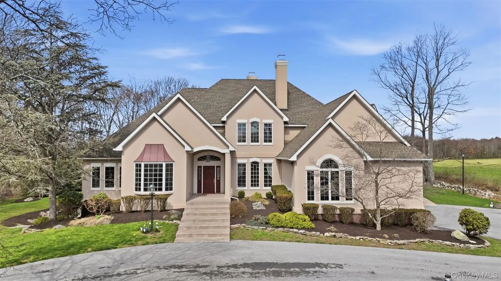 17 Forrest Way, Poughkeepsie