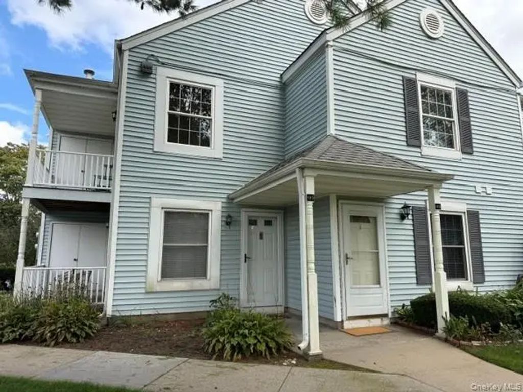 196 Fairview Circle, Middle Island