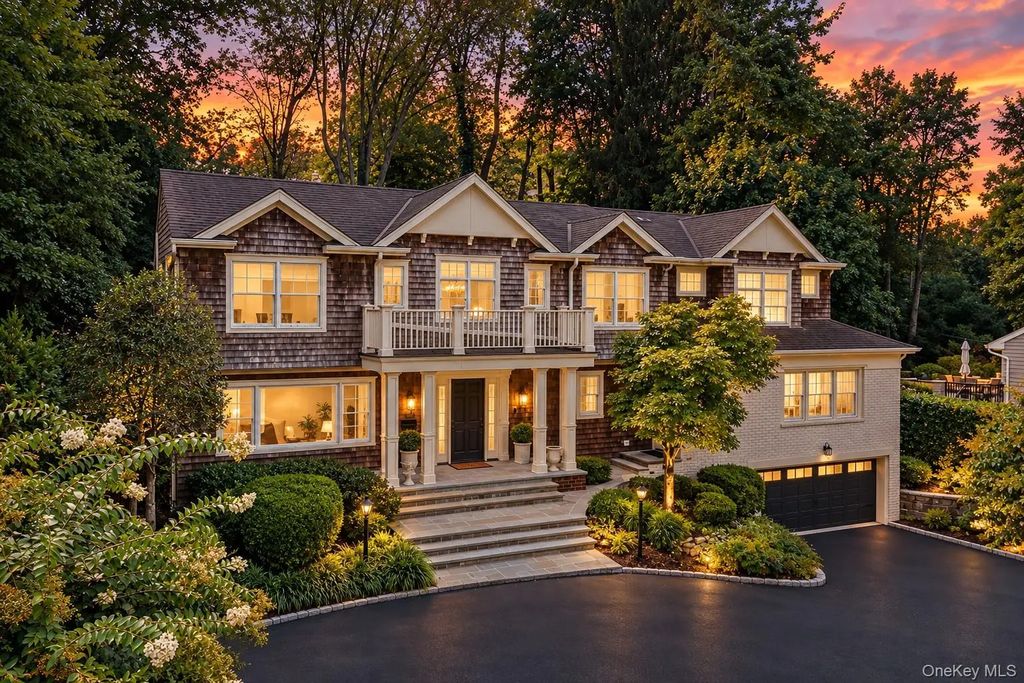 40 Poplar Drive, Roslyn