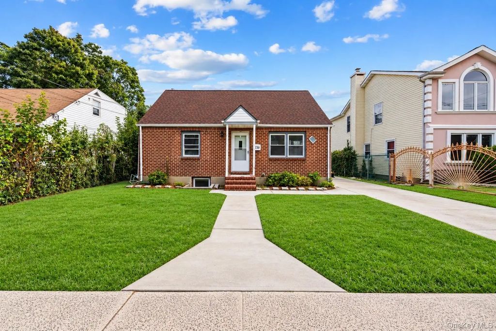 739 Nostrand Avenue, Uniondale