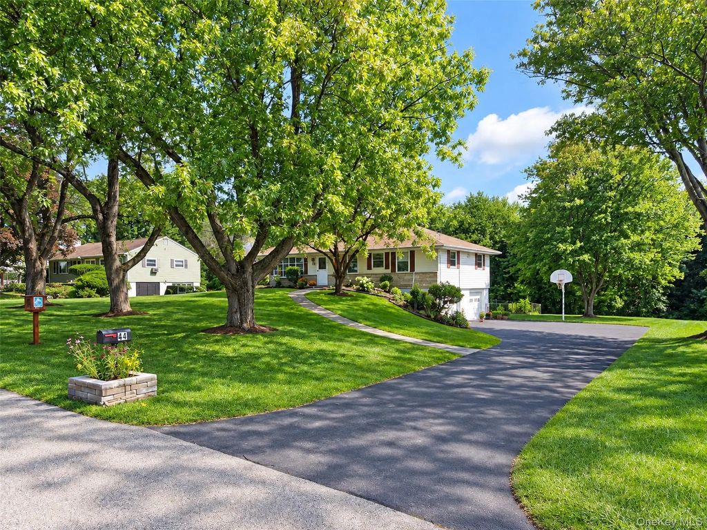 44 Degarmo Hills Road, Wappingers Falls