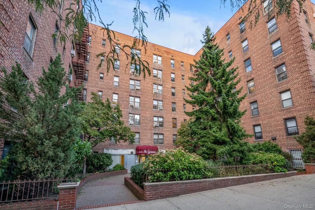 63-09 108 Street # 3s, Forest Hills