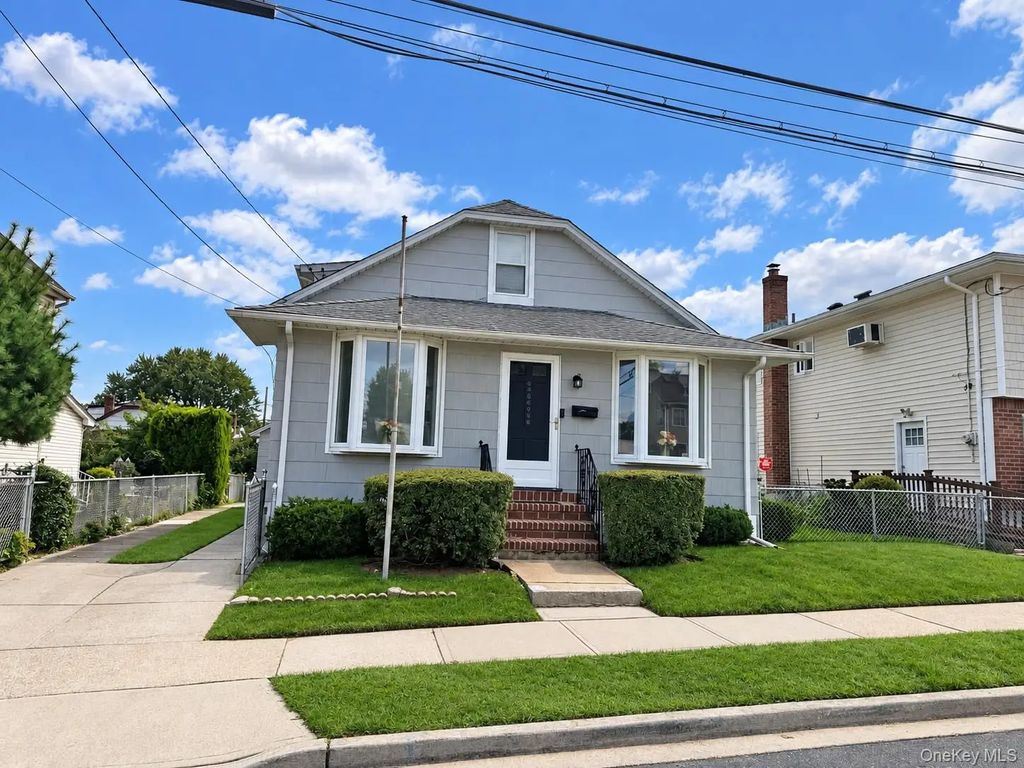1041 Barnes Street, Franklin Square