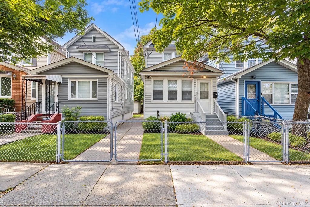 13915 Glassboro Avenue, Jamaica