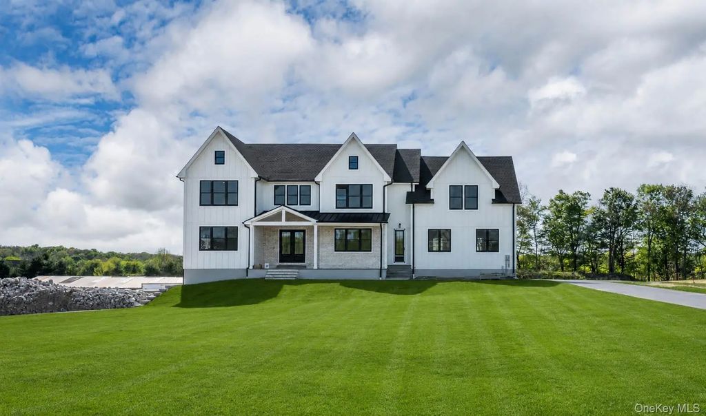 71 Abu Mousa Drive, Lagrangeville