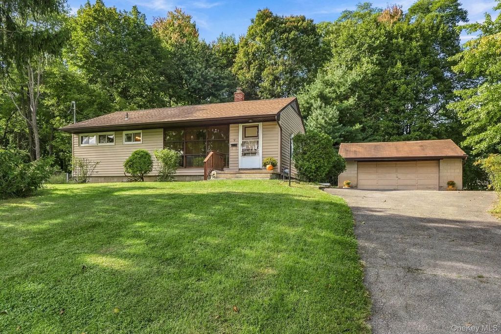 9 Glen Drive, Wappingers Falls