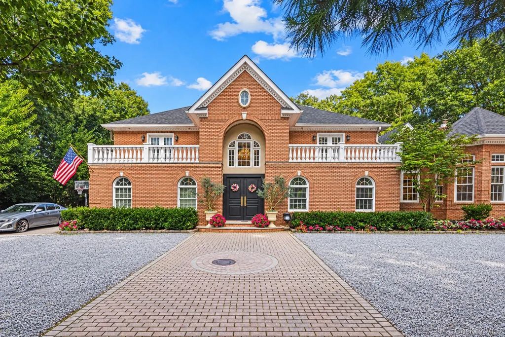 6 Carman Road, Dix Hills