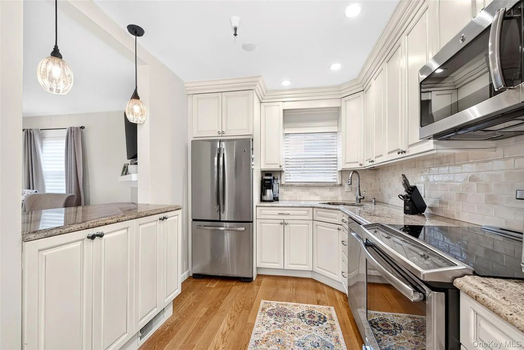 36 Greenridge Avenue # 202, White Plains