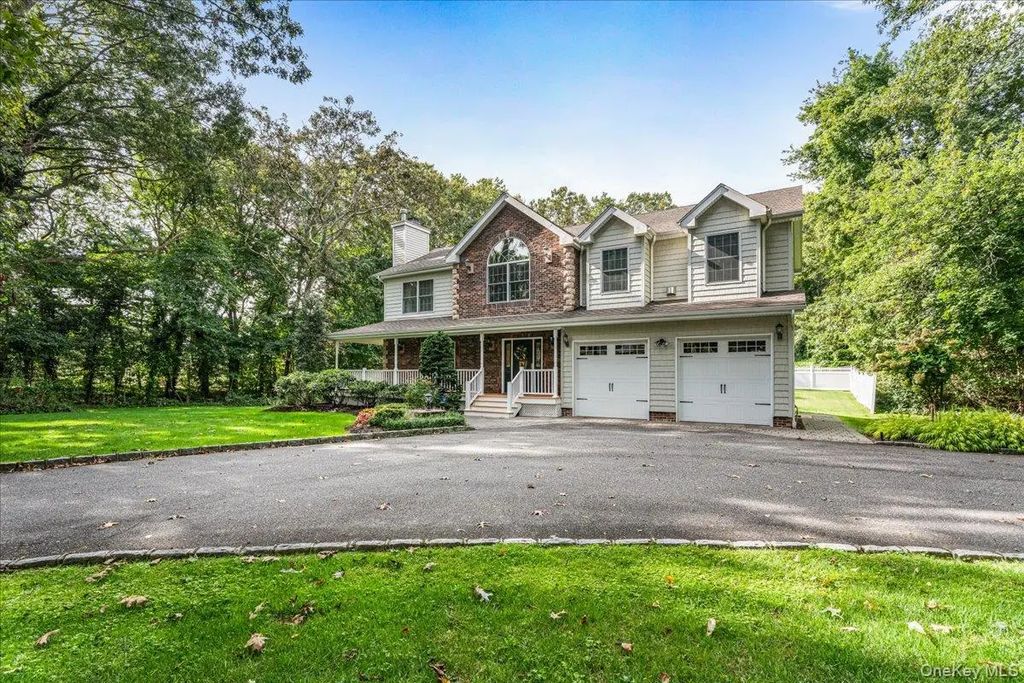 53 State Place, Huntington