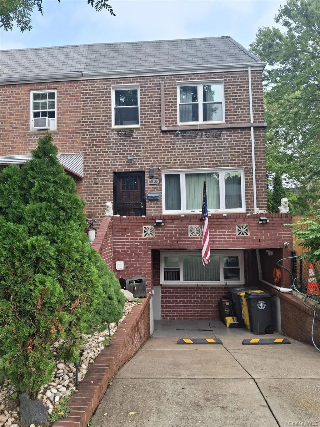 60-35 76th Street, Middle Village