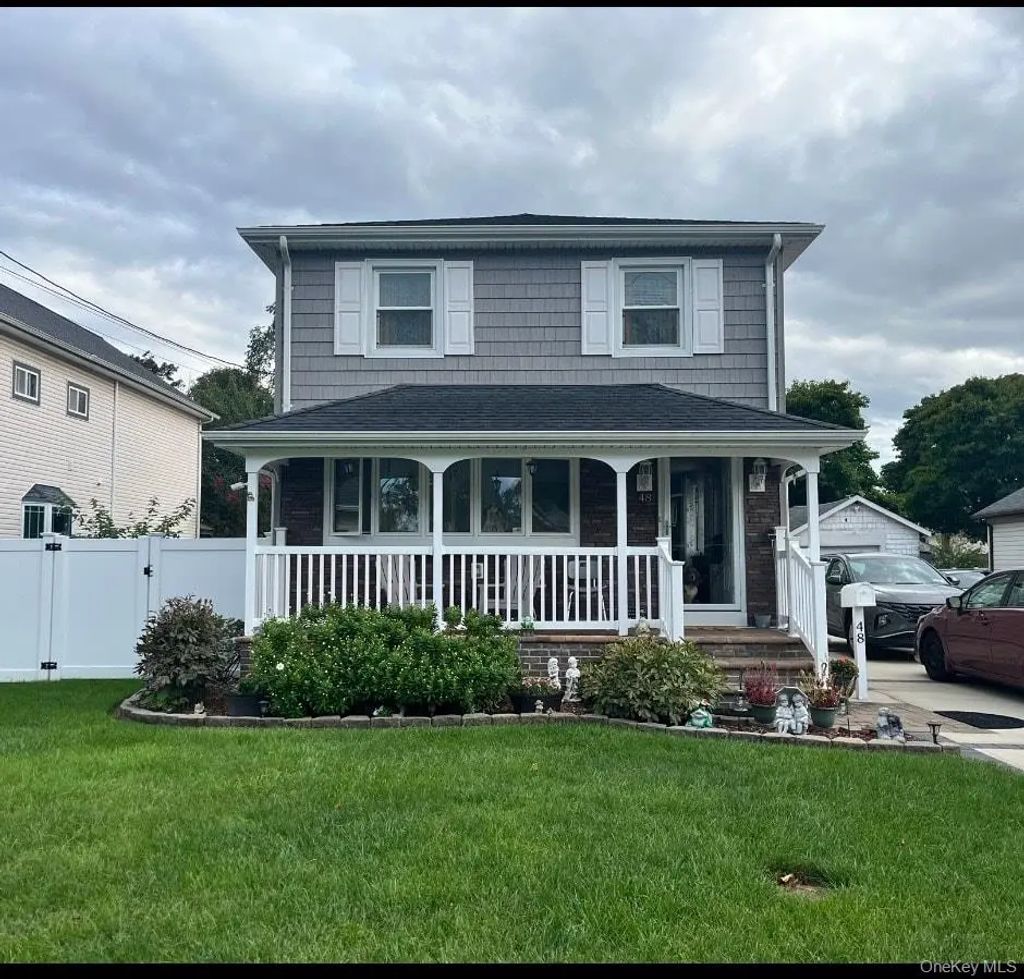48 Silver Street, Patchogue