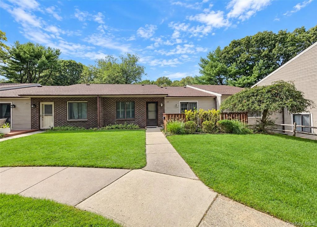 810 Woodland Court, Coram