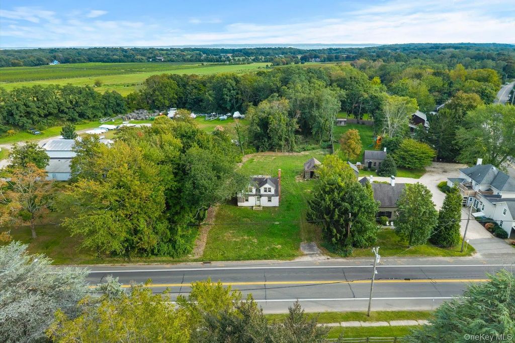 37200 Main Road, Cutchogue