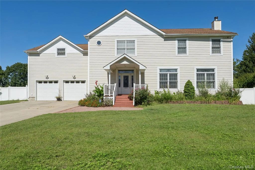 471 Southport Street, Ronkonkoma