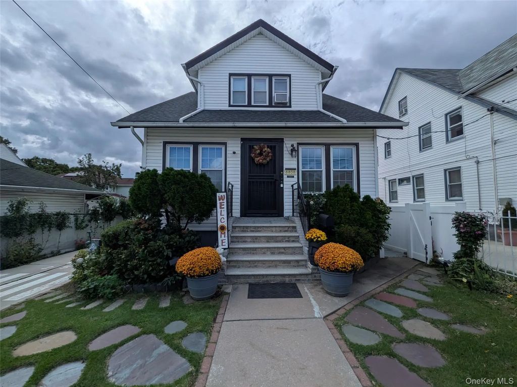 88-38 197th Street, Hollis