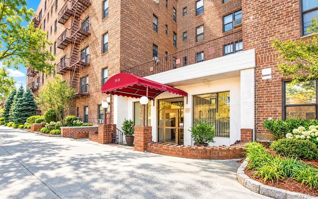 71-11 Yellowstone Boulevard # 4m, Forest Hills