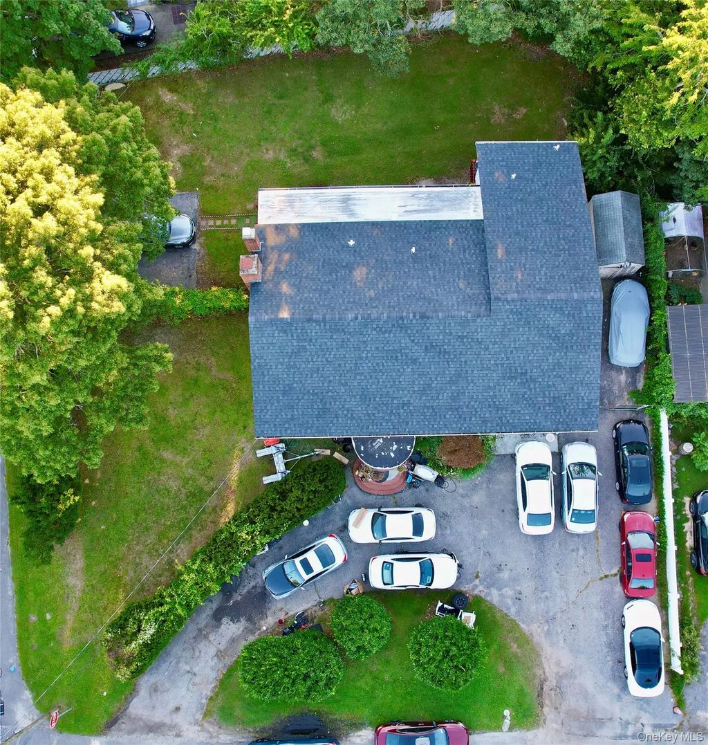 60 Knapp Road, Mastic Beach