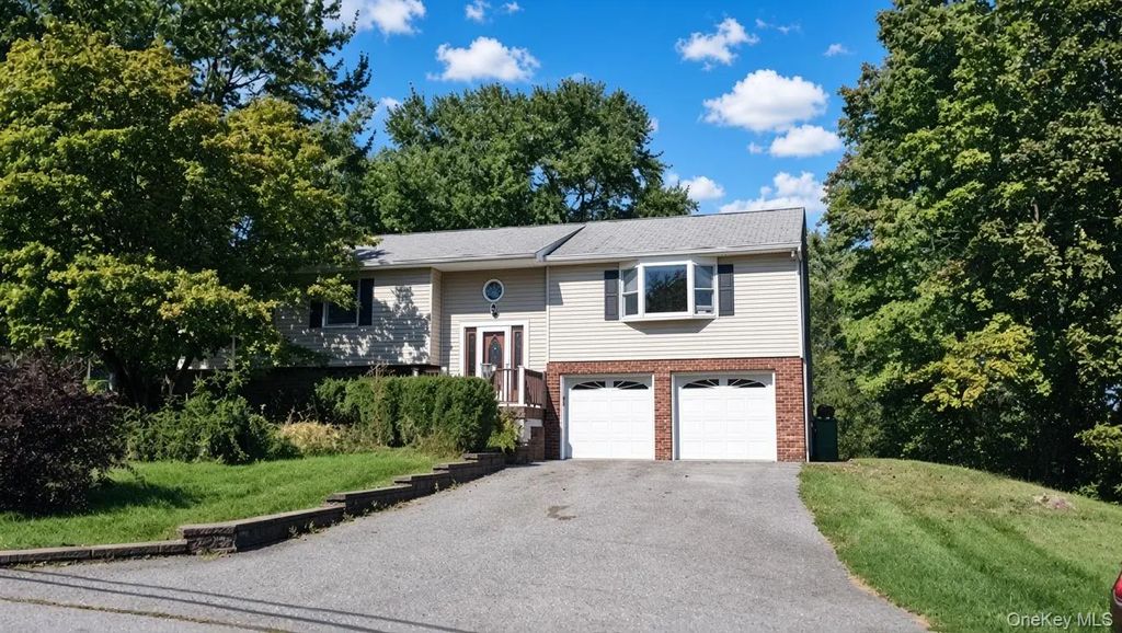 56 Mandalay Drive, Poughkeepsie