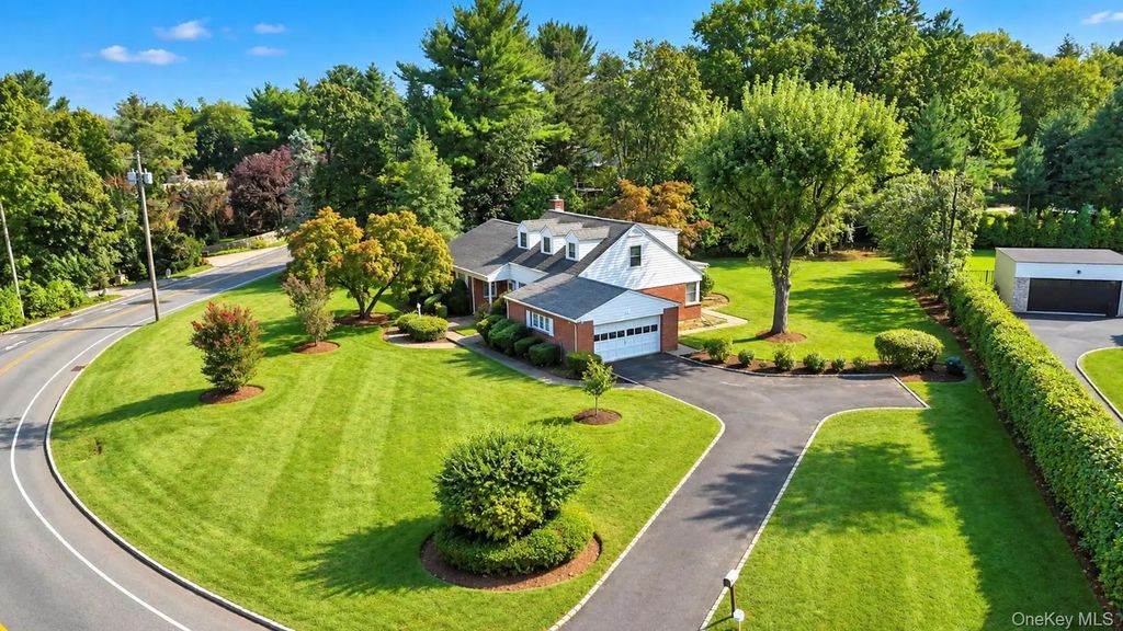 517 E Shore Road, Great Neck